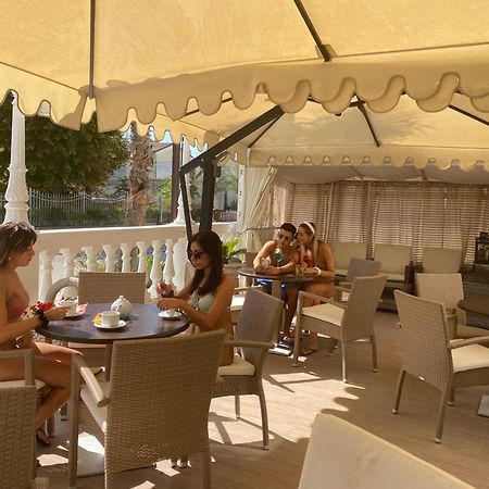 Hotel Caesar Paladium ริมินี ภายนอก รูปภาพ