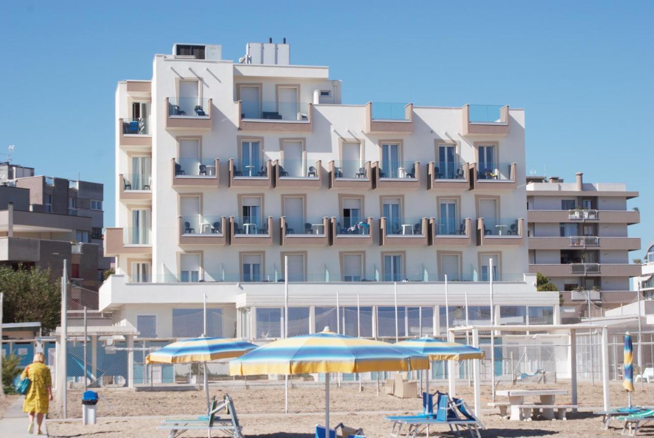 Hotel Caesar Paladium ริมินี ภายนอก รูปภาพ