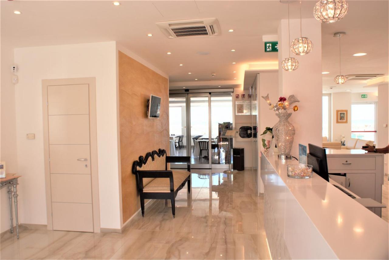 Hotel Caesar Paladium ริมินี ภายนอก รูปภาพ