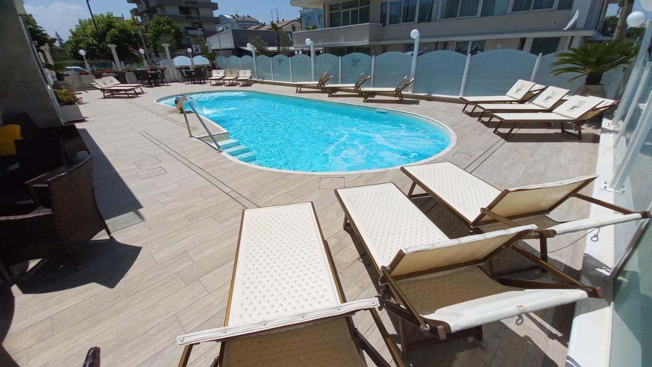 Hotel Caesar Paladium ริมินี ภายนอก รูปภาพ