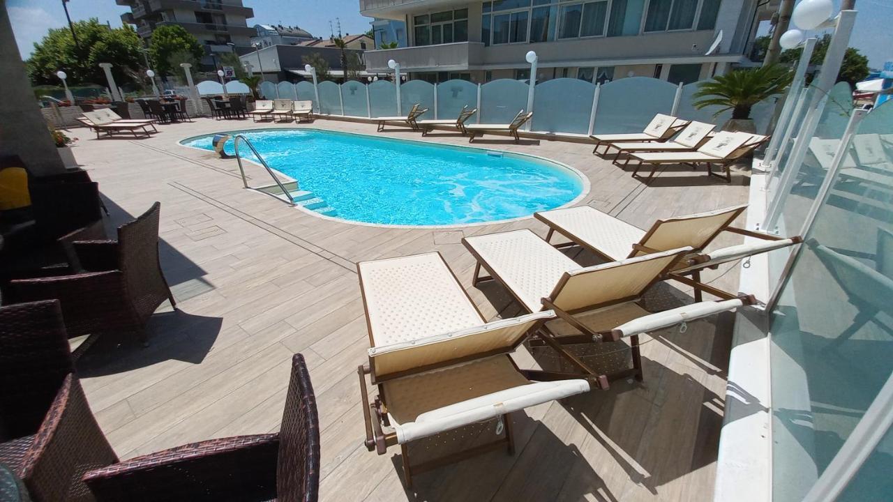 Hotel Caesar Paladium ริมินี ภายนอก รูปภาพ