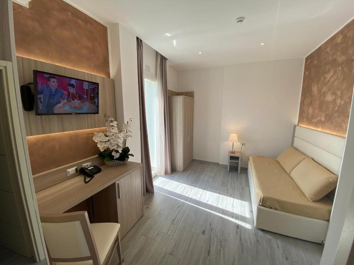 Hotel Caesar Paladium ริมินี ภายนอก รูปภาพ