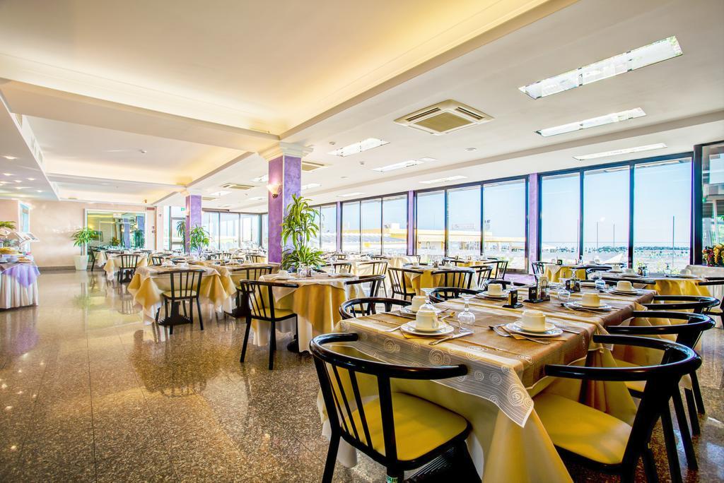 Hotel Caesar Paladium ริมินี ภายนอก รูปภาพ