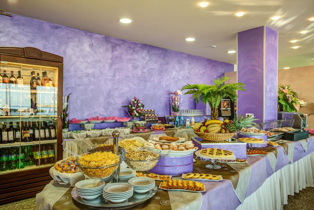 Hotel Caesar Paladium ริมินี ภายนอก รูปภาพ