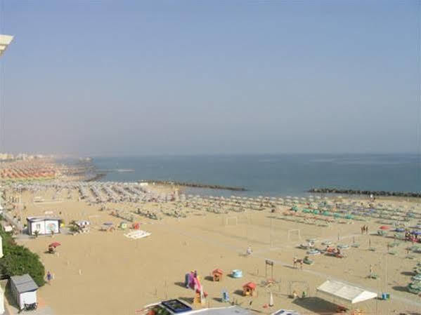 Hotel Caesar Paladium ริมินี ภายนอก รูปภาพ